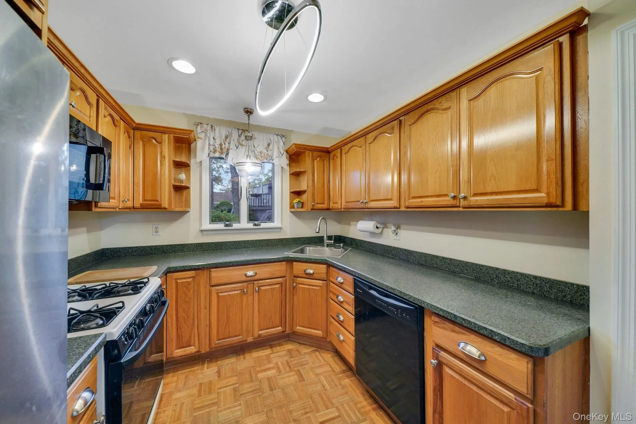 10 Siracusa Boulevard, Smithtown, NY, 1 Bedroom Bedrooms, 6 Rooms Rooms,1 BathroomBathrooms,Residential Lease,Idx,Siracusa,0,930450 10 Siracusa Boulevard, Smithtown, NY, 1 Bedroom Bedrooms, 6 Rooms Rooms,1 BathroomBathrooms,Residential Lease,Idx,Siracusa,0,930450