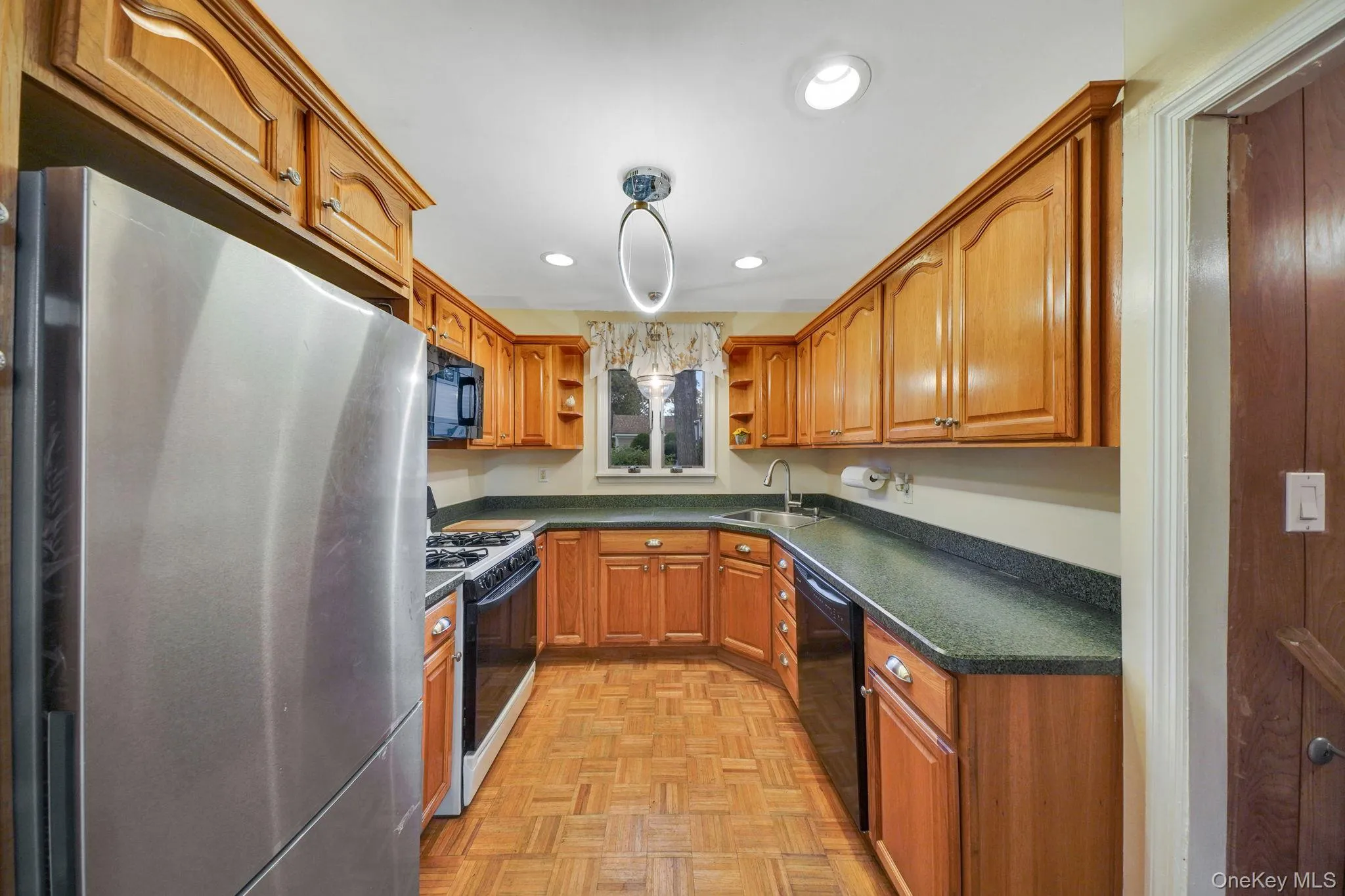 10 Siracusa Boulevard, Smithtown, NY, 1 Bedroom Bedrooms, 6 Rooms Rooms,1 BathroomBathrooms,Residential Lease,Idx,Siracusa,0,930450 10 Siracusa Boulevard, Smithtown, NY, 1 Bedroom Bedrooms, 6 Rooms Rooms,1 BathroomBathrooms,Residential Lease,Idx,Siracusa,0,930450