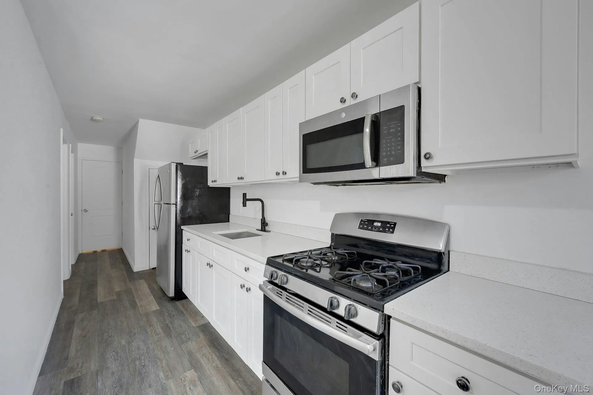 822 Hollywood Avenue, New York, NY, 3 Bedrooms Bedrooms, 6 Rooms Rooms,2 BathroomsBathrooms,Residential,For Rent,Hollywood,0,930484 822 Hollywood Avenue, New York, NY, 3 Bedrooms Bedrooms, 6 Rooms Rooms,2 BathroomsBathrooms,Residential,For Rent,Hollywood,0,930484