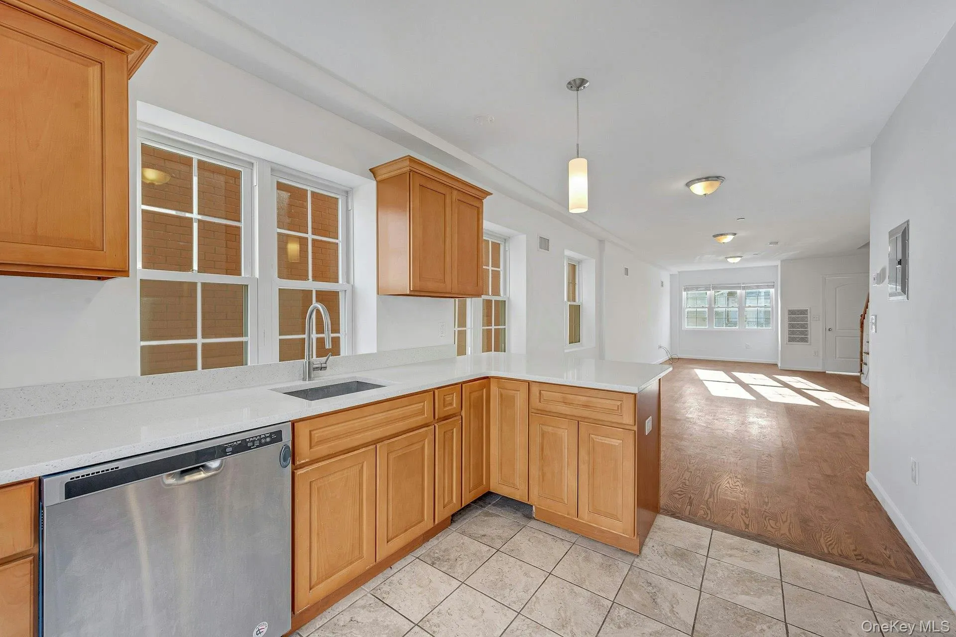 Eat in Kitchen with seating for 2 Eat in Kitchen with seating for 2