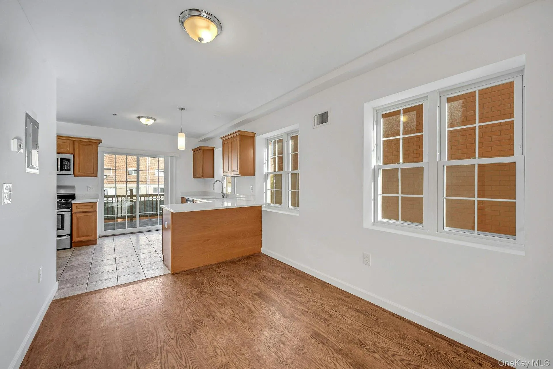 Eat in kitchen with Seating for 2 Eat in kitchen with Seating for 2