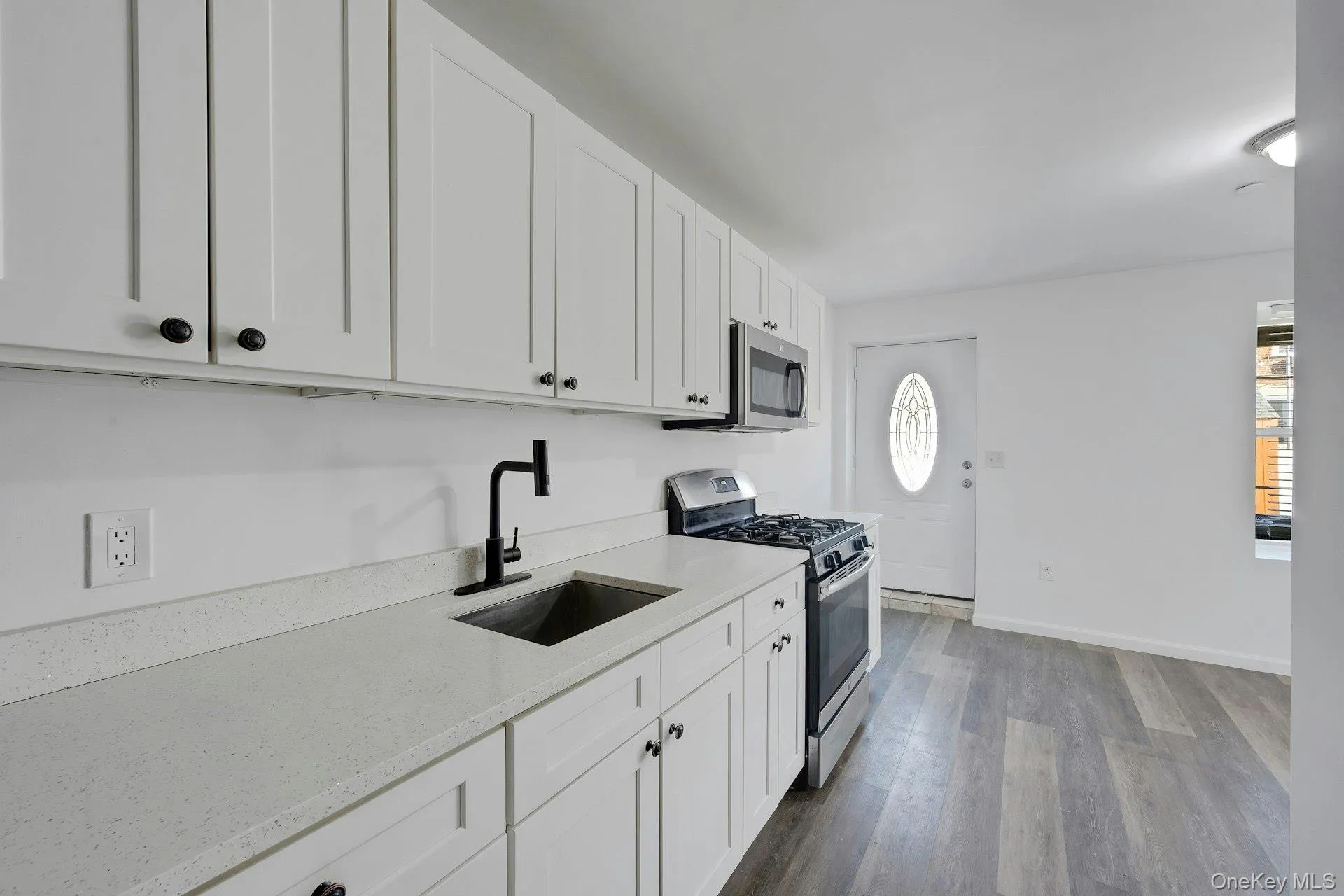 822 Hollywood Avenue, New York, NY, 3 Bedrooms Bedrooms, 6 Rooms Rooms,2 BathroomsBathrooms,Residential,For Rent,Hollywood,0,930484 822 Hollywood Avenue, New York, NY, 3 Bedrooms Bedrooms, 6 Rooms Rooms,2 BathroomsBathrooms,Residential,For Rent,Hollywood,0,930484