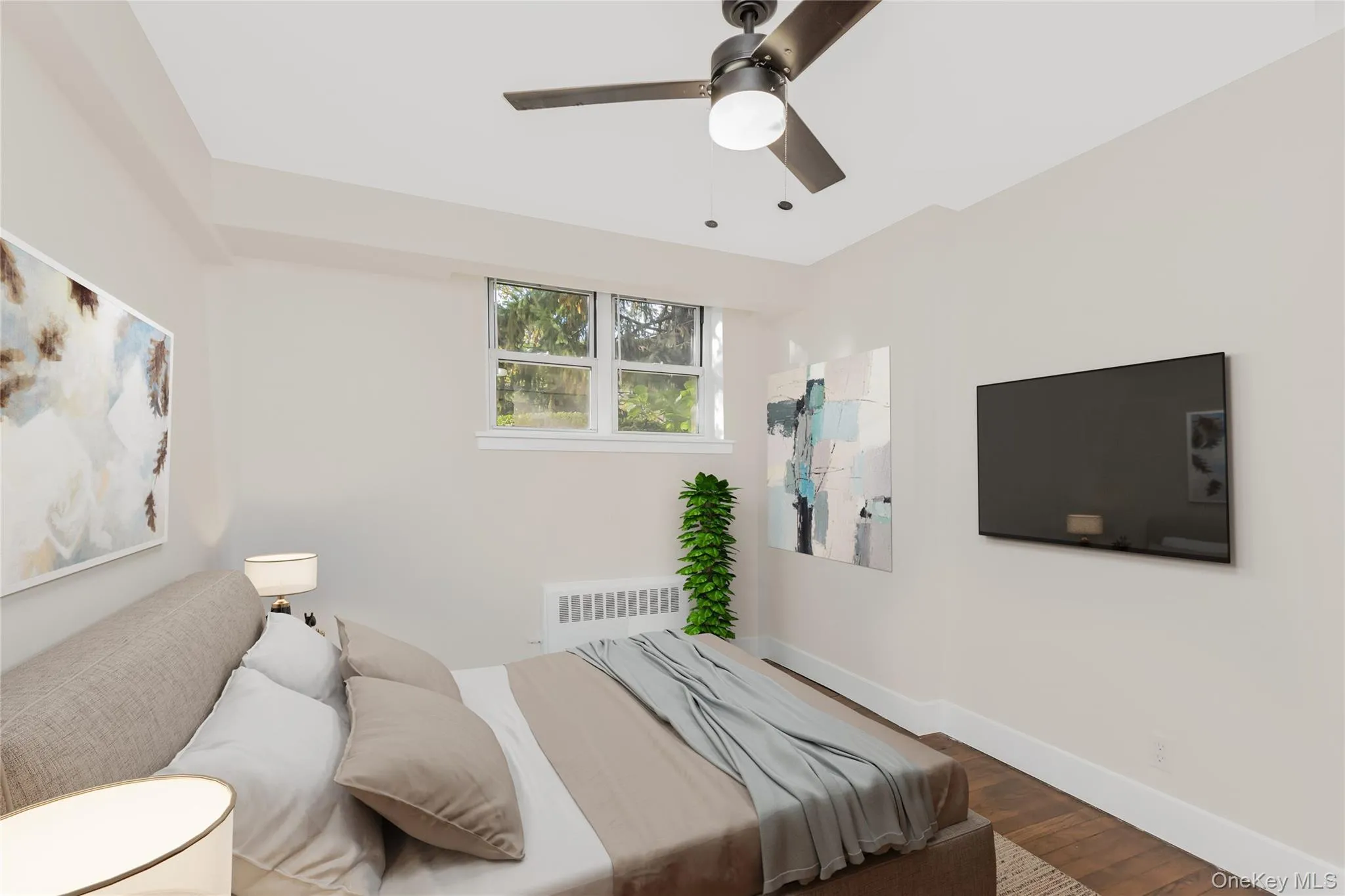 **Virtually Staged ** 2nd Bedroom **Virtually Staged ** 2nd Bedroom