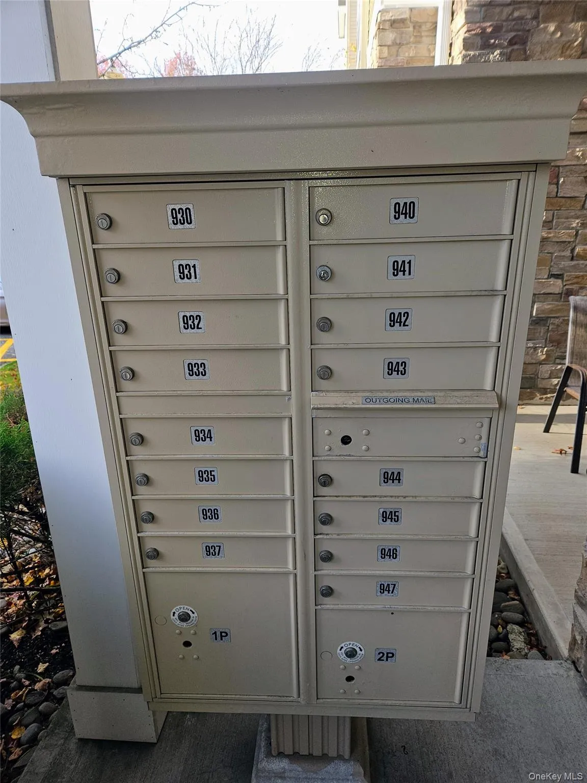 Conveniently located under cover by the front door. Conveniently located under cover by the front door.