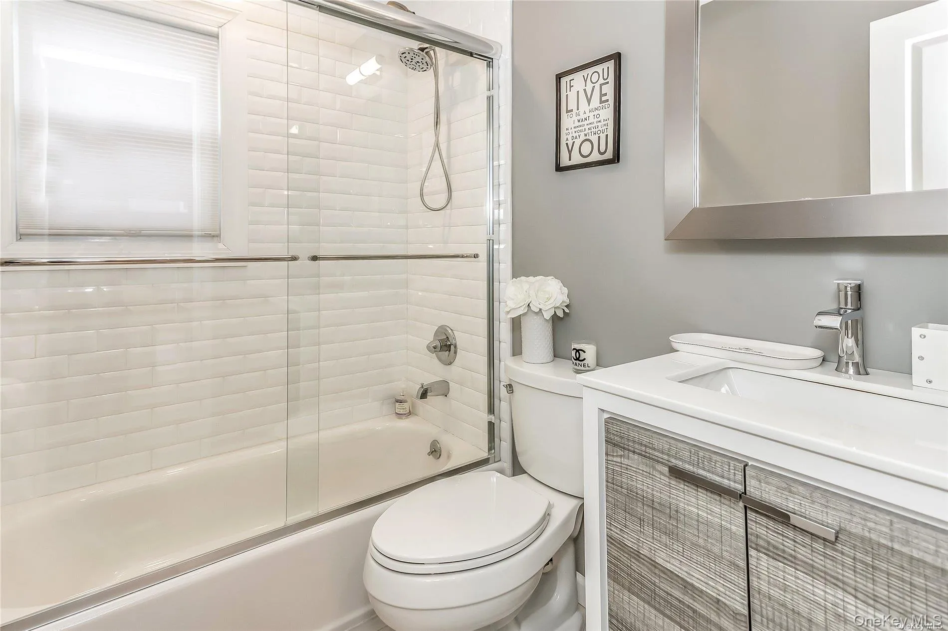 2nd Bath with Tub on Main Level 2nd Bath with Tub on Main Level