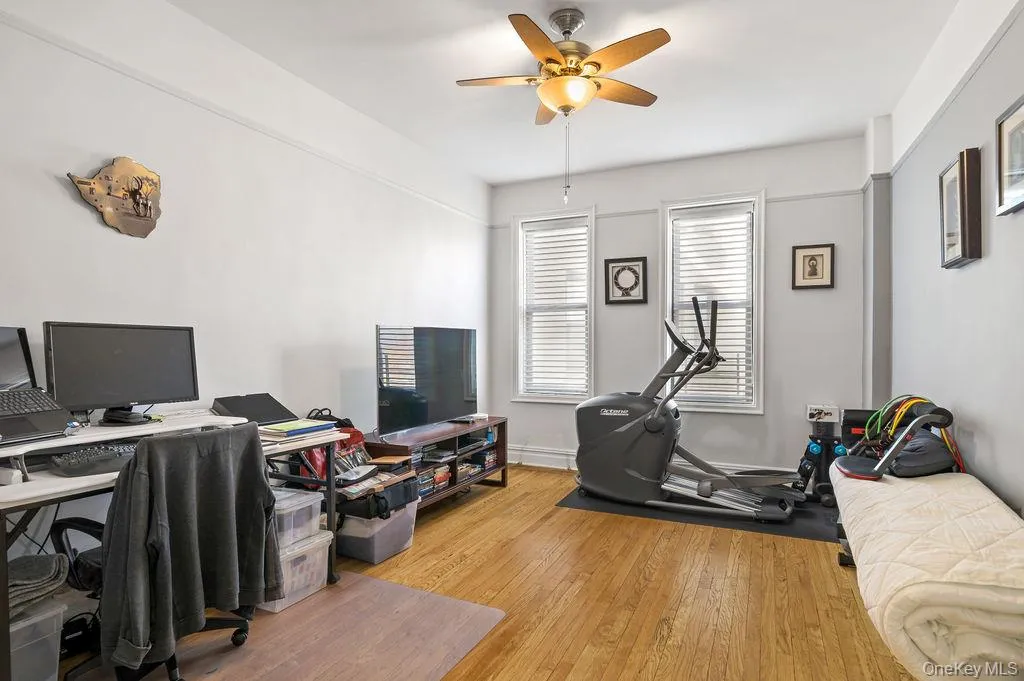 Second bedroom, currently being used as home gym/office. Second bedroom, currently being used as home gym/office.