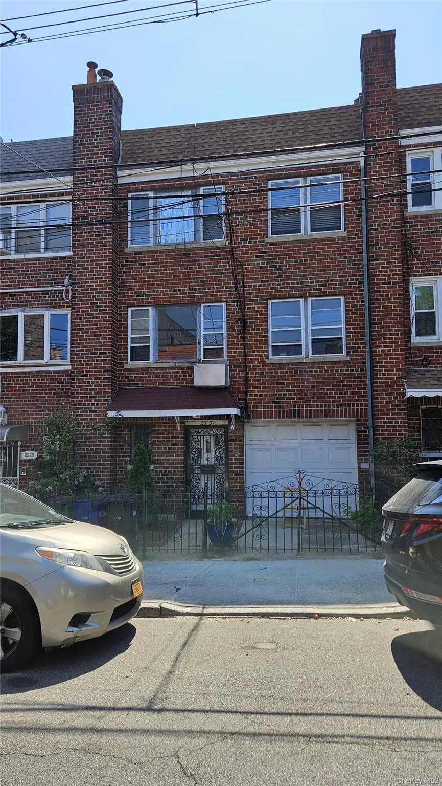 25-31 42nd Street, New York, NY, 2 Bedrooms Bedrooms, 4 Rooms Rooms,1 BathroomBathrooms,Residential Lease,Idx,42nd,0,930898 25-31 42nd Street, New York, NY, 2 Bedrooms Bedrooms, 4 Rooms Rooms,1 BathroomBathrooms,Residential Lease,Idx,42nd,0,930898