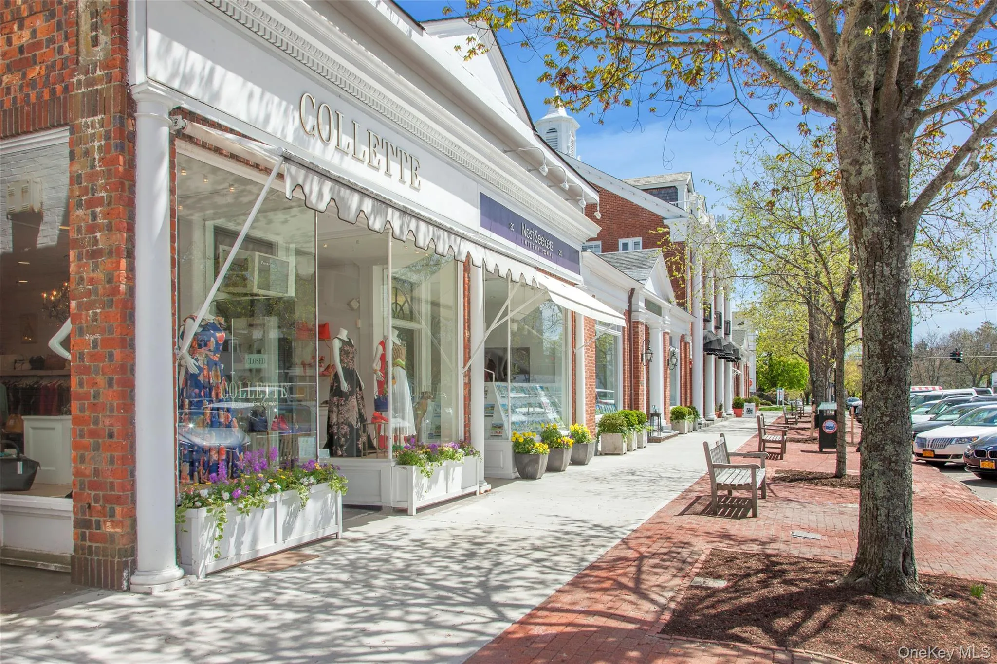 Westhampton Beach Shopping & Dining district. Westhampton Beach Shopping & Dining district.