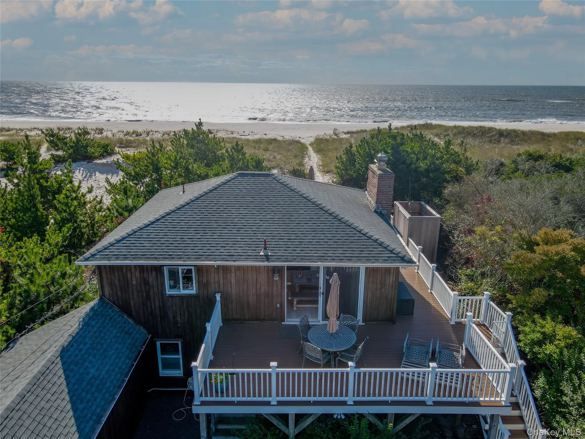 With front deck Lounge offering fabulous Bayviews With front deck Lounge offering fabulous Bayviews