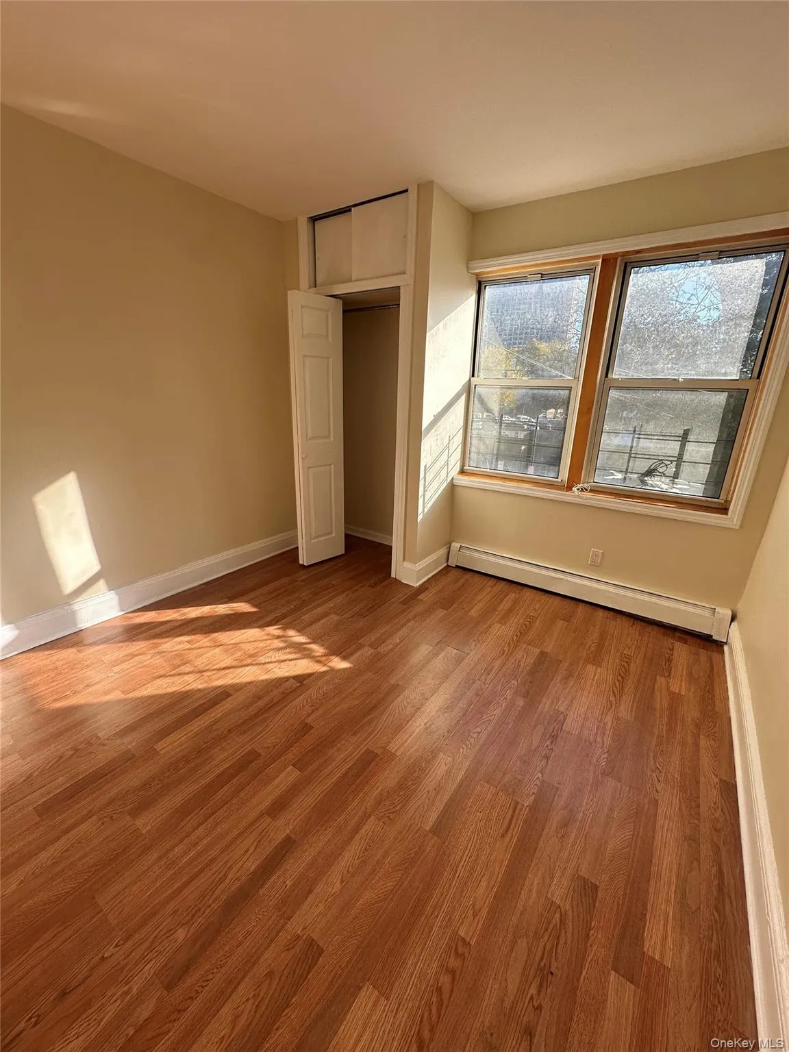 Bedroom 1 - second view Bedroom 1 - second view