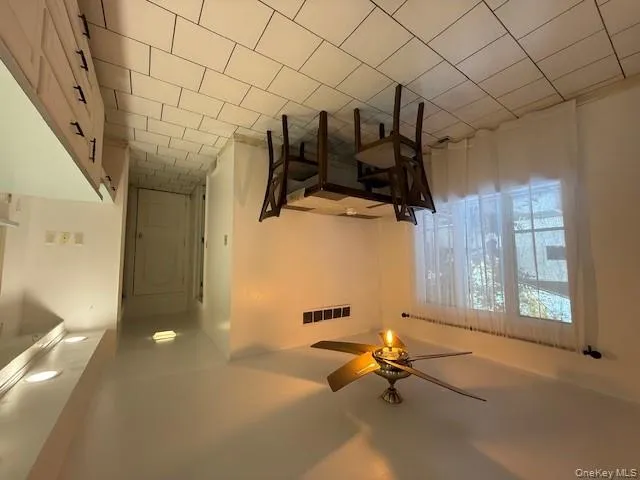 Eat-In Kitchen Eat-In Kitchen