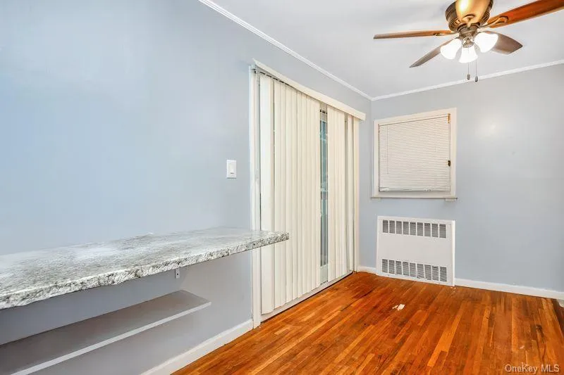 25711 147th Avenue, New York, NY, 3 Bedrooms Bedrooms, 7 Rooms Rooms,1 BathroomBathrooms,Residential,For Rent,147th,0,930993 25711 147th Avenue, New York, NY, 3 Bedrooms Bedrooms, 7 Rooms Rooms,1 BathroomBathrooms,Residential,For Rent,147th,0,930993