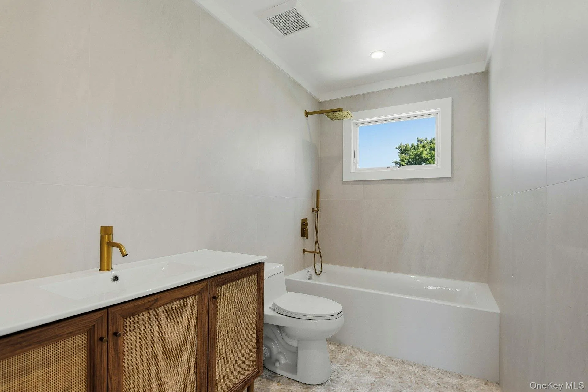 37 Star Lane, Hempstead, NY, 5 Bedrooms Bedrooms, 11 Rooms Rooms,4 BathroomsBathrooms,Residential,For Rent,Star,0,931130 37 Star Lane, Hempstead, NY, 5 Bedrooms Bedrooms, 11 Rooms Rooms,4 BathroomsBathrooms,Residential,For Rent,Star,0,931130