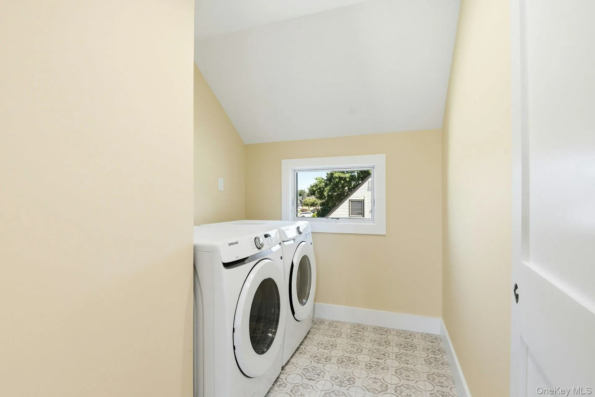 37 Star Lane, Hempstead, NY, 5 Bedrooms Bedrooms, 11 Rooms Rooms,4 BathroomsBathrooms,Residential,For Rent,Star,0,931130 37 Star Lane, Hempstead, NY, 5 Bedrooms Bedrooms, 11 Rooms Rooms,4 BathroomsBathrooms,Residential,For Rent,Star,0,931130