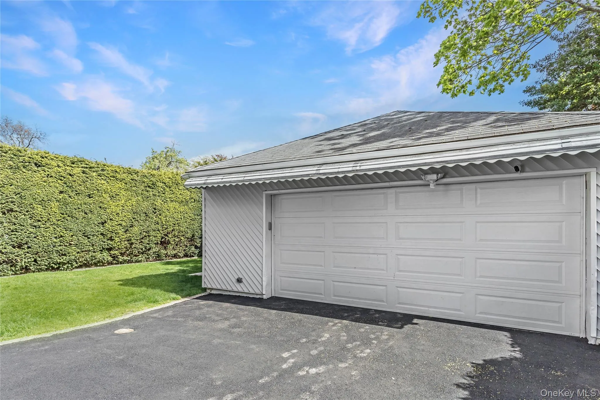 Garage with driveway Garage with driveway