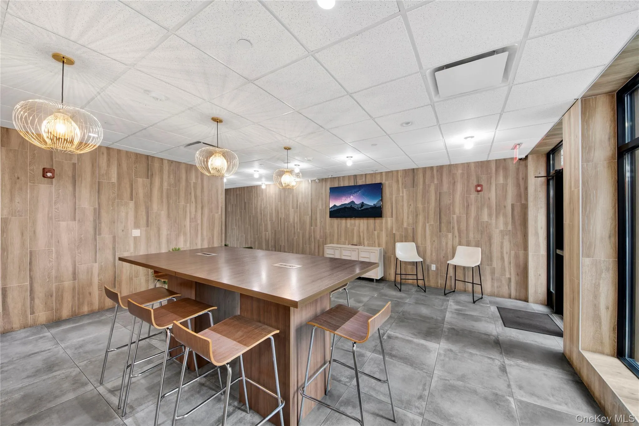 Dining space with a drop ceiling Dining space with a drop ceiling