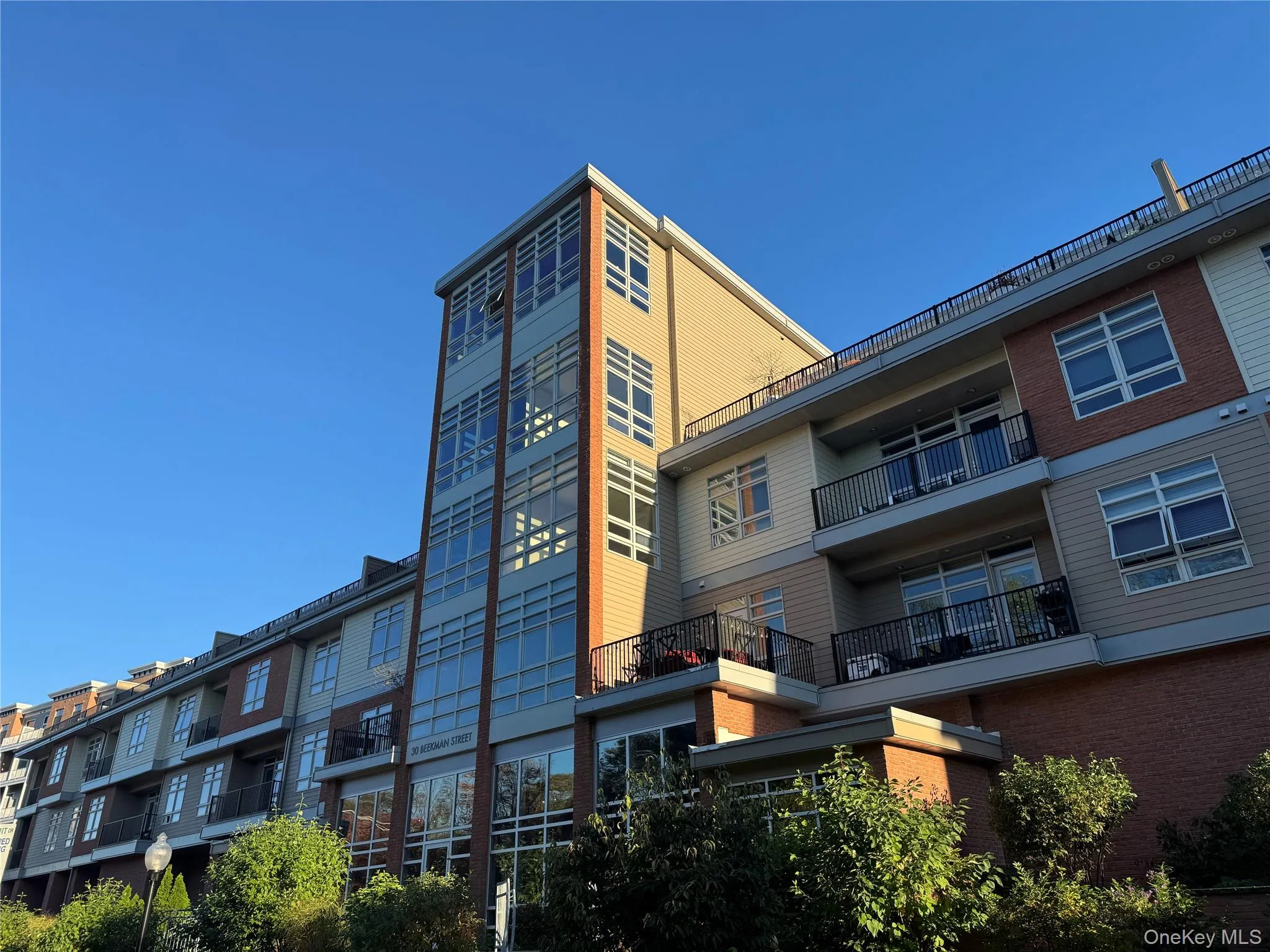View of apartment building / complex View of apartment building / complex