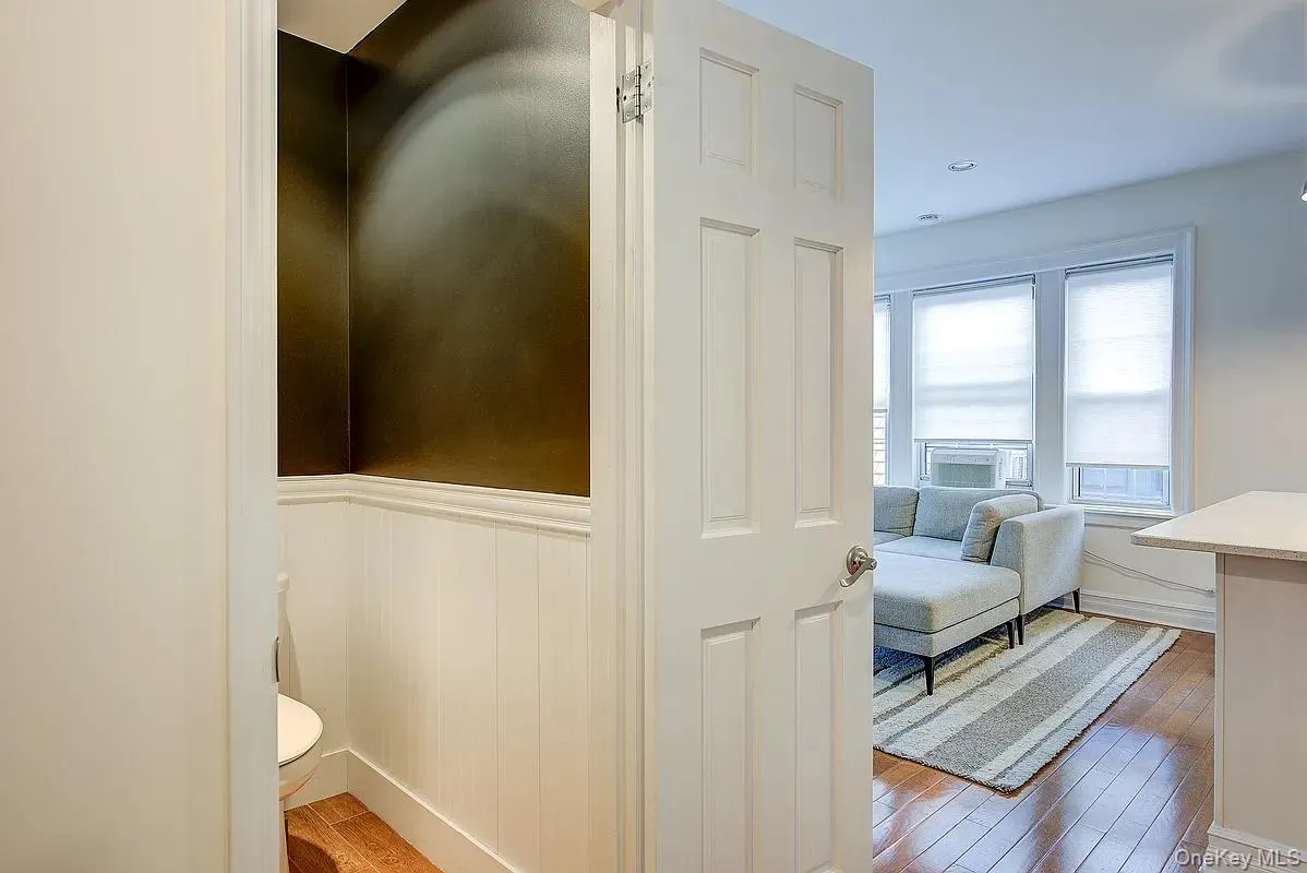 6 Burns Street, New York, NY, 1 Bedroom Bedrooms, 3 Rooms Rooms,1 BathroomBathrooms,Residential Lease,Idx,Burns,0,931352 6 Burns Street, New York, NY, 1 Bedroom Bedrooms, 3 Rooms Rooms,1 BathroomBathrooms,Residential Lease,Idx,Burns,0,931352