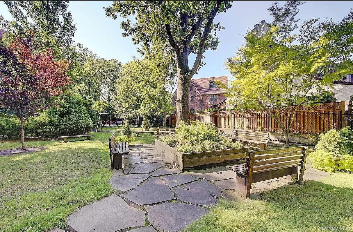 6 Burns Street, New York, NY, 1 Bedroom Bedrooms, 3 Rooms Rooms,1 BathroomBathrooms,Residential Lease,Idx,Burns,0,931352 6 Burns Street, New York, NY, 1 Bedroom Bedrooms, 3 Rooms Rooms,1 BathroomBathrooms,Residential Lease,Idx,Burns,0,931352