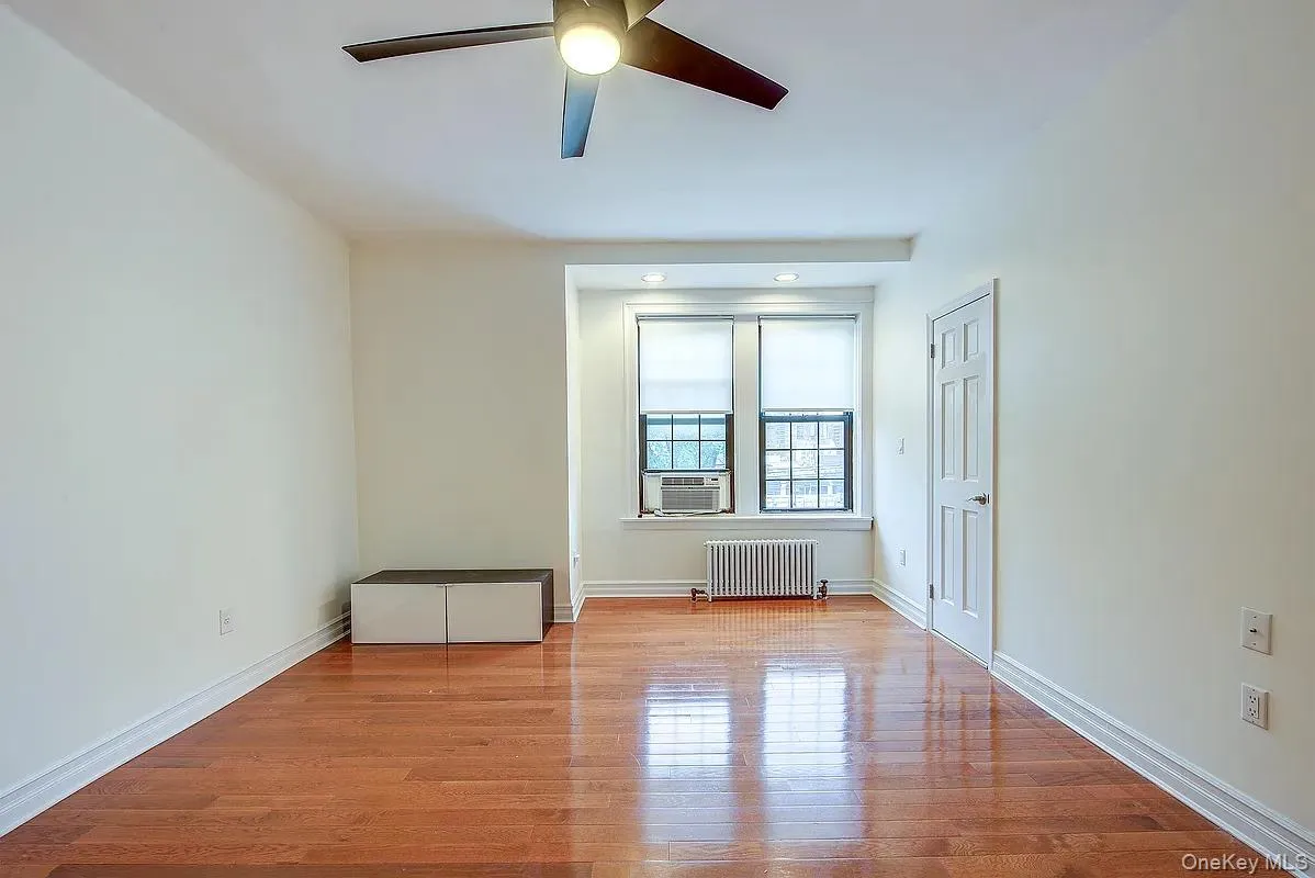 6 Burns Street, New York, NY, 1 Bedroom Bedrooms, 3 Rooms Rooms,1 BathroomBathrooms,Residential Lease,Idx,Burns,0,931352 6 Burns Street, New York, NY, 1 Bedroom Bedrooms, 3 Rooms Rooms,1 BathroomBathrooms,Residential Lease,Idx,Burns,0,931352