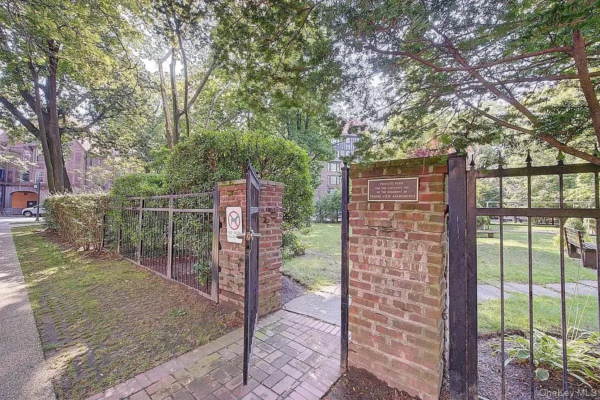 6 Burns Street, New York, NY, 1 Bedroom Bedrooms, 3 Rooms Rooms,1 BathroomBathrooms,Residential Lease,Idx,Burns,0,931352 6 Burns Street, New York, NY, 1 Bedroom Bedrooms, 3 Rooms Rooms,1 BathroomBathrooms,Residential Lease,Idx,Burns,0,931352