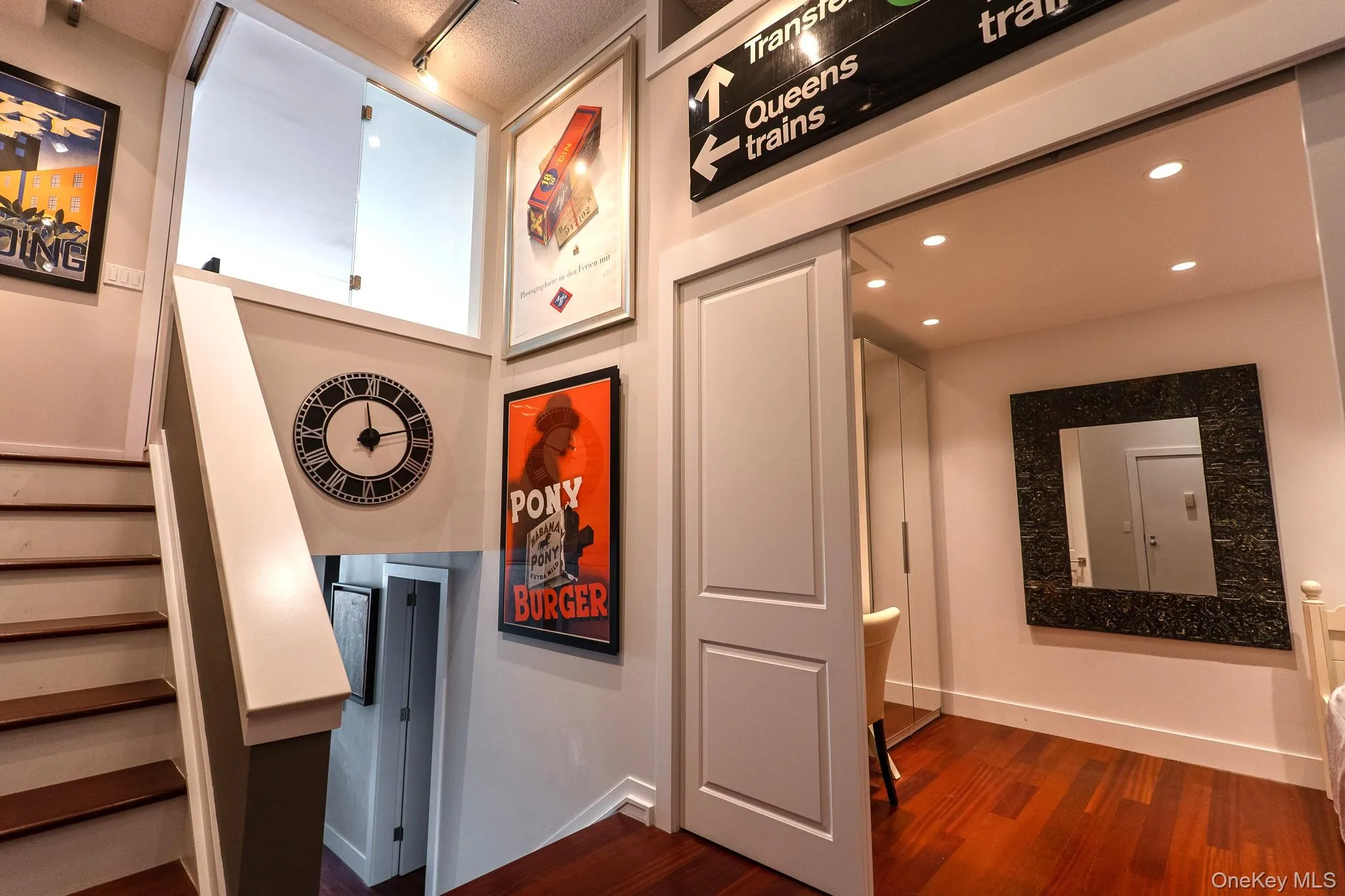 Front entry with view into office / flex space Front entry with view into office / flex space