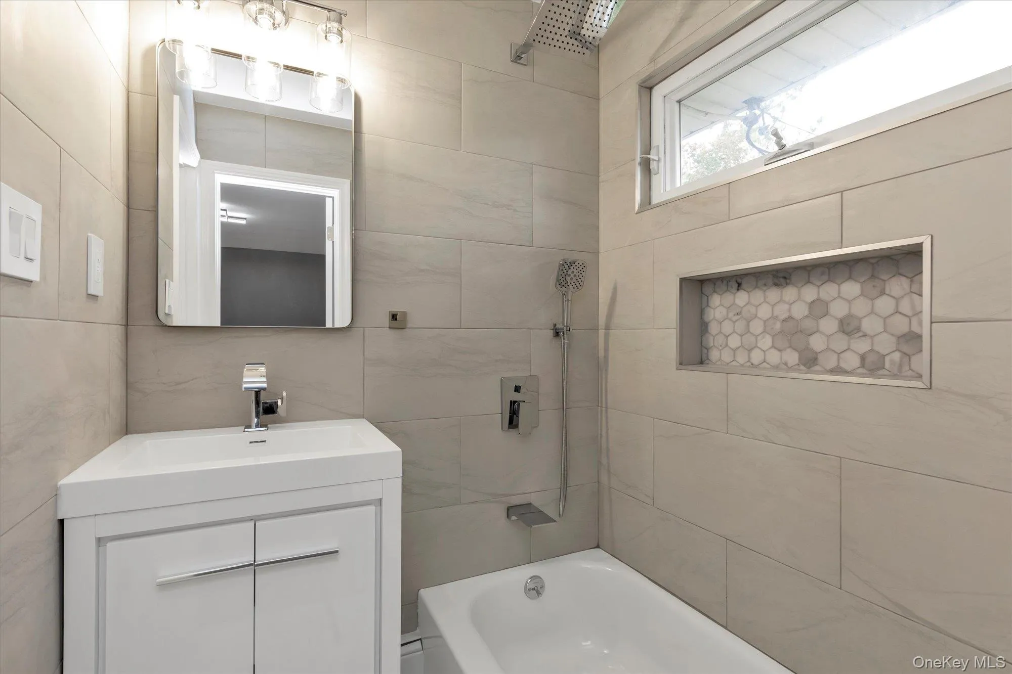 Part of main bath upstairs with access to primary Part of main bath upstairs with access to primary