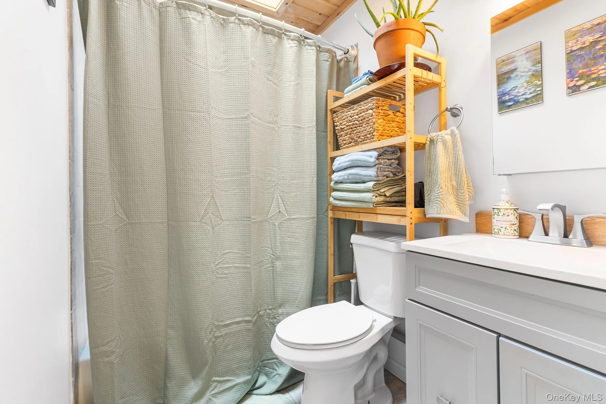 55 Newcomb Trail, Brookhaven, NY, 2 Bedrooms Bedrooms, 5 Rooms Rooms,1 BathroomBathrooms,Residential,For Rent,Newcomb,0,931595 55 Newcomb Trail, Brookhaven, NY, 2 Bedrooms Bedrooms, 5 Rooms Rooms,1 BathroomBathrooms,Residential,For Rent,Newcomb,0,931595