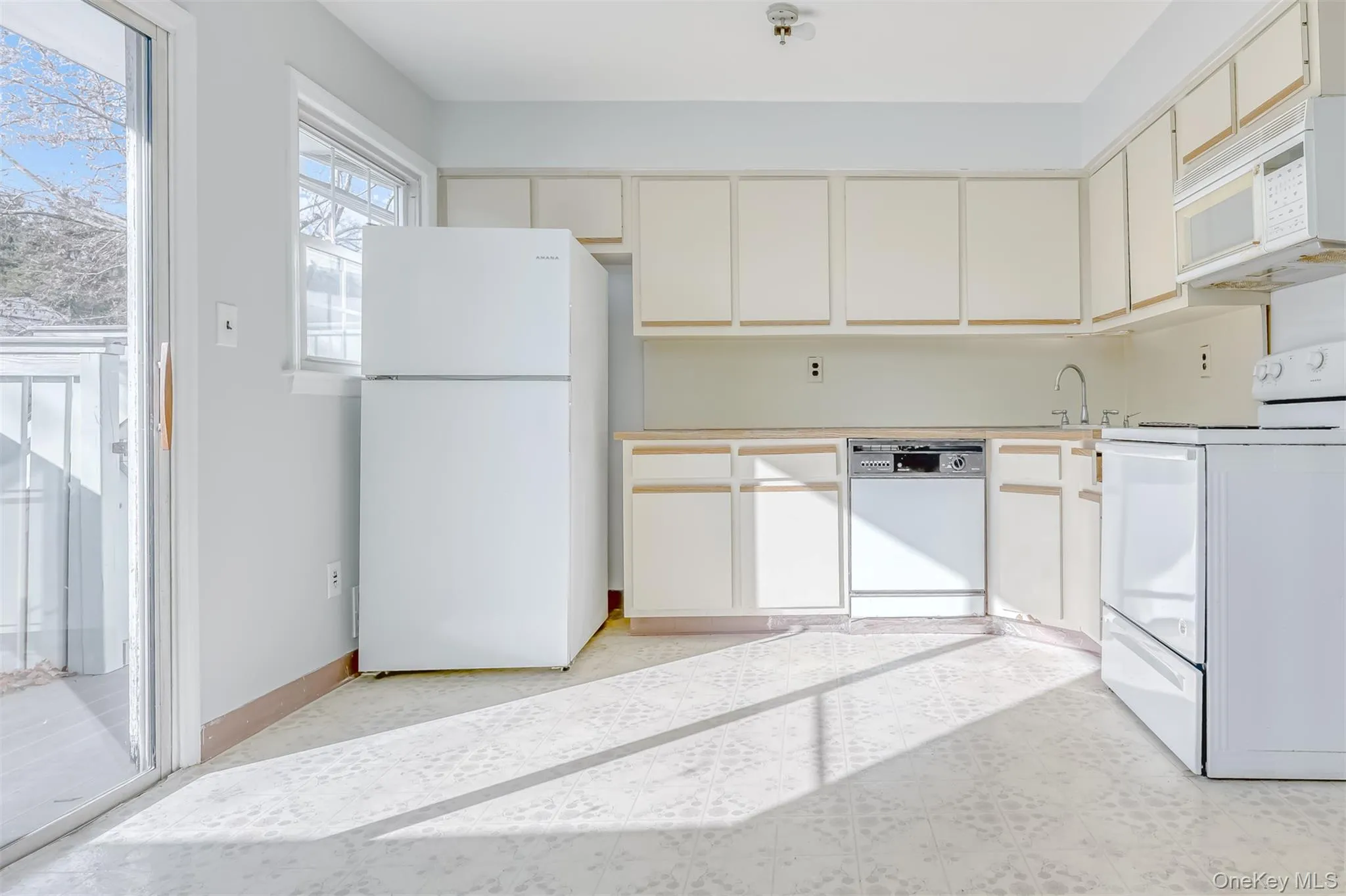 Kitchen with plenty of natural light Kitchen with plenty of natural light