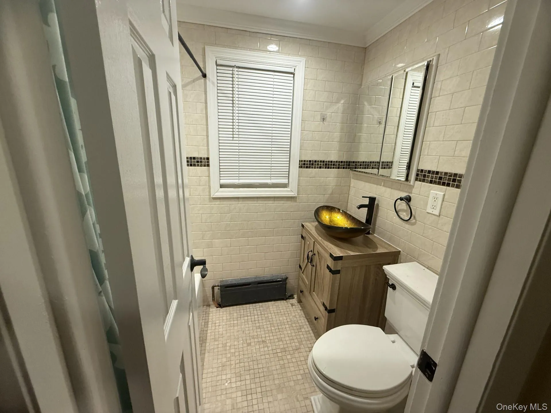Full bath on 2nd fl Full bath on 2nd fl