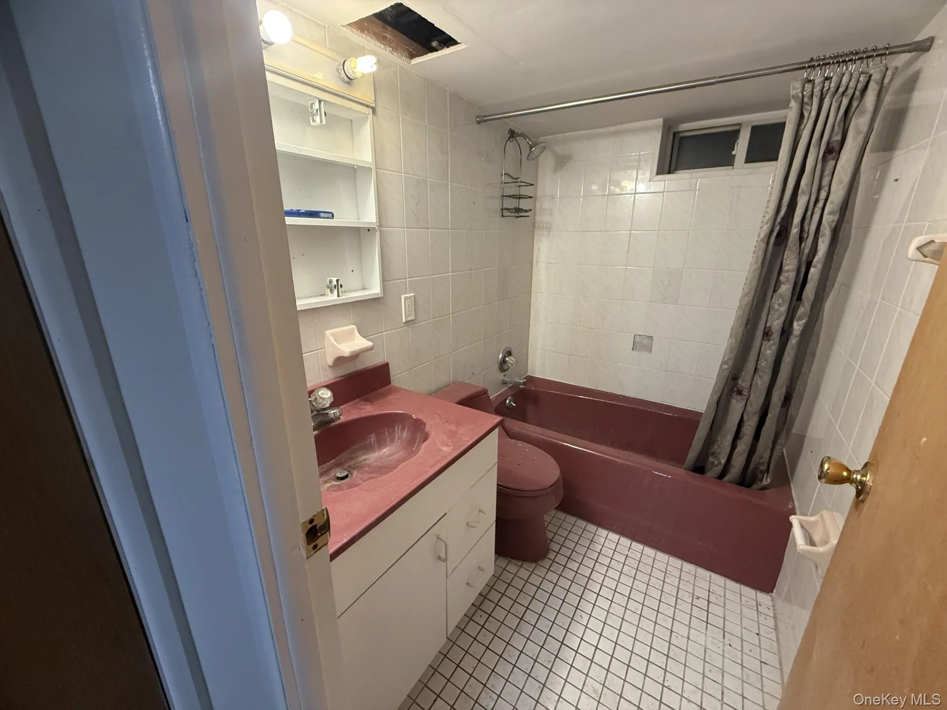 147 Primrose Drive, North Hempstead, NY, 4 Bedrooms Bedrooms, 7 Rooms Rooms,3 BathroomsBathrooms,Residential Lease,Idx,Primrose,0,931677 147 Primrose Drive, North Hempstead, NY, 4 Bedrooms Bedrooms, 7 Rooms Rooms,3 BathroomsBathrooms,Residential Lease,Idx,Primrose,0,931677