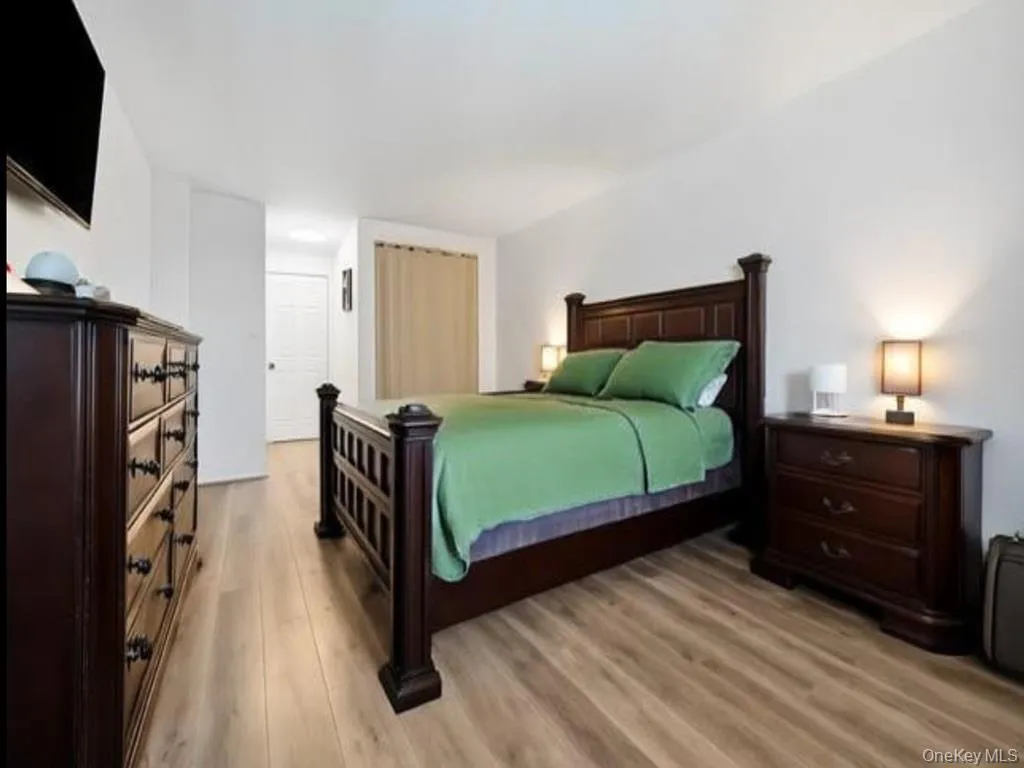61-20 Grand Central Parkway, New York, NY, 1 Bedroom Bedrooms, 3 Rooms Rooms,1 BathroomBathrooms,Residential,For Rent,Grand Central,0,931843 61-20 Grand Central Parkway, New York, NY, 1 Bedroom Bedrooms, 3 Rooms Rooms,1 BathroomBathrooms,Residential,For Rent,Grand Central,0,931843
