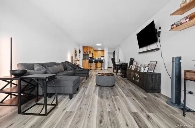 61-20 Grand Central Parkway, New York, NY, 1 Bedroom Bedrooms, 3 Rooms Rooms,1 BathroomBathrooms,Residential,For Rent,Grand Central,0,931843 61-20 Grand Central Parkway, New York, NY, 1 Bedroom Bedrooms, 3 Rooms Rooms,1 BathroomBathrooms,Residential,For Rent,Grand Central,0,931843
