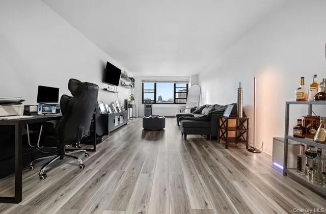 61-20 Grand Central Parkway, New York, NY, 1 Bedroom Bedrooms, 3 Rooms Rooms,1 BathroomBathrooms,Residential,For Rent,Grand Central,0,931843 61-20 Grand Central Parkway, New York, NY, 1 Bedroom Bedrooms, 3 Rooms Rooms,1 BathroomBathrooms,Residential,For Rent,Grand Central,0,931843