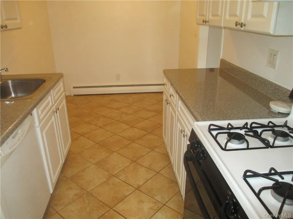 2 Brevoort Drive, Haverstraw, NY, 1 Bedroom Bedrooms, 3 Rooms Rooms,1 BathroomBathrooms,Residential Lease,Idx,Brevoort,0,931884 2 Brevoort Drive, Haverstraw, NY, 1 Bedroom Bedrooms, 3 Rooms Rooms,1 BathroomBathrooms,Residential Lease,Idx,Brevoort,0,931884