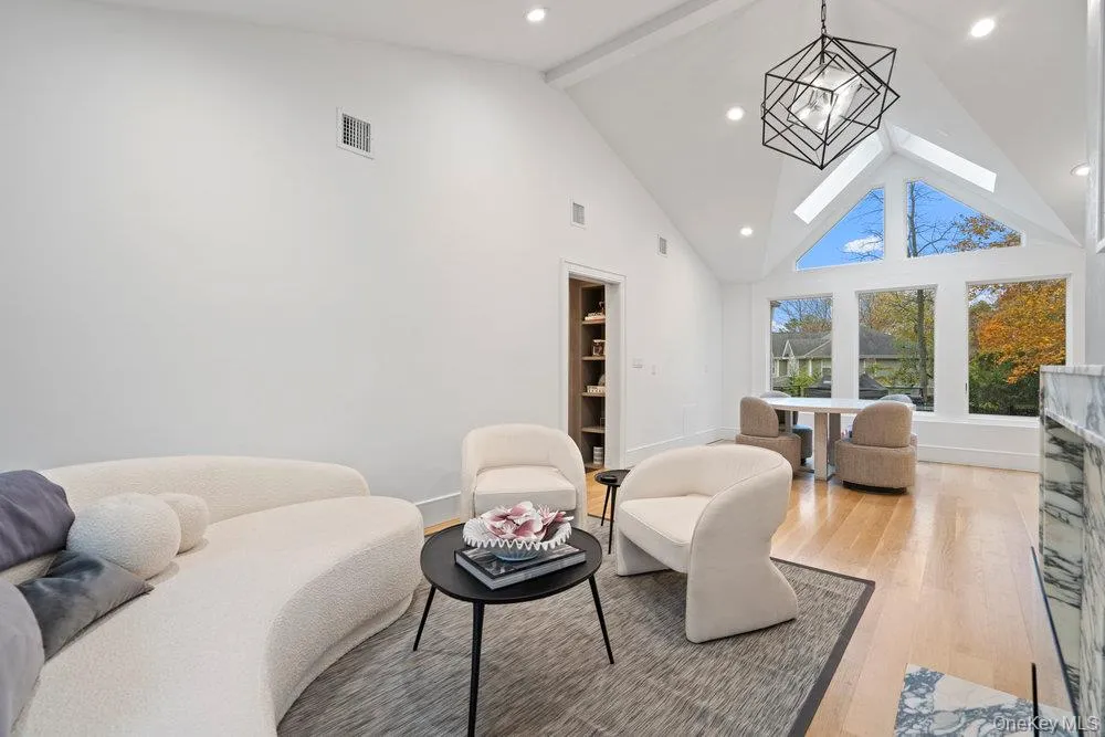 28 Elm Street, Oyster Bay, NY, 5 Bedrooms Bedrooms, 11 Rooms Rooms,3 BathroomsBathrooms,Residential,For Rent,Elm,0,932057 28 Elm Street, Oyster Bay, NY, 5 Bedrooms Bedrooms, 11 Rooms Rooms,3 BathroomsBathrooms,Residential,For Rent,Elm,0,932057