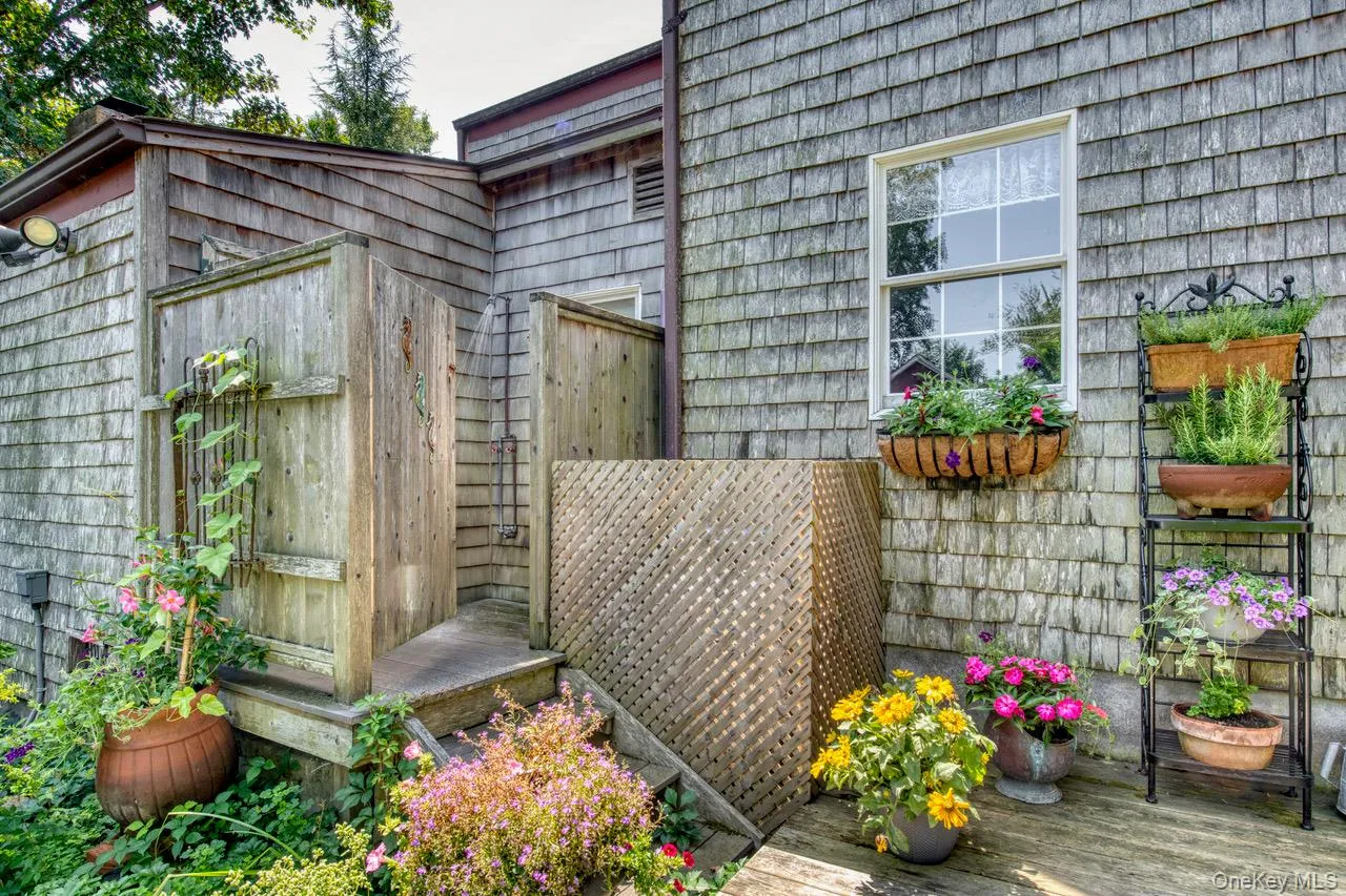 outside shower outside shower