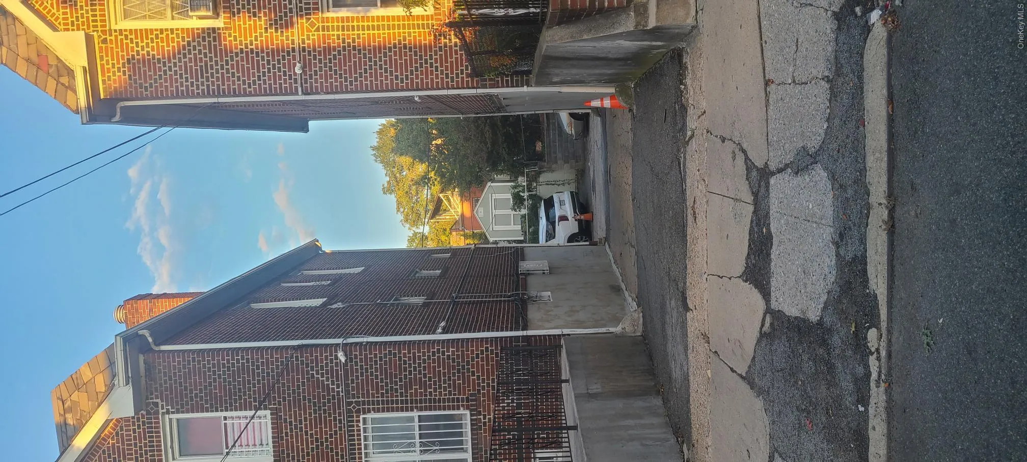 2529 97th Street, New York, NY, 3 Bedrooms Bedrooms, 6 Rooms Rooms,1 BathroomBathrooms,Residential,For Rent,97th,0,932110 2529 97th Street, New York, NY, 3 Bedrooms Bedrooms, 6 Rooms Rooms,1 BathroomBathrooms,Residential,For Rent,97th,0,932110