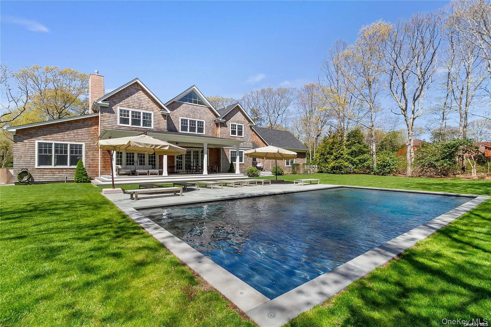 Backyard with Gunite Pool Backyard with Gunite Pool