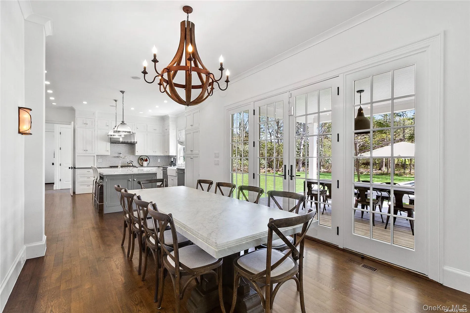 Dining Area Dining Area