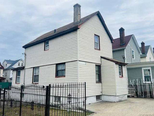 110-04 164th Street, New York, NY, 3 Bedrooms Bedrooms, 6 Rooms Rooms,1 BathroomBathrooms,Residential,For Rent,164th,0,932433 110-04 164th Street, New York, NY, 3 Bedrooms Bedrooms, 6 Rooms Rooms,1 BathroomBathrooms,Residential,For Rent,164th,0,932433