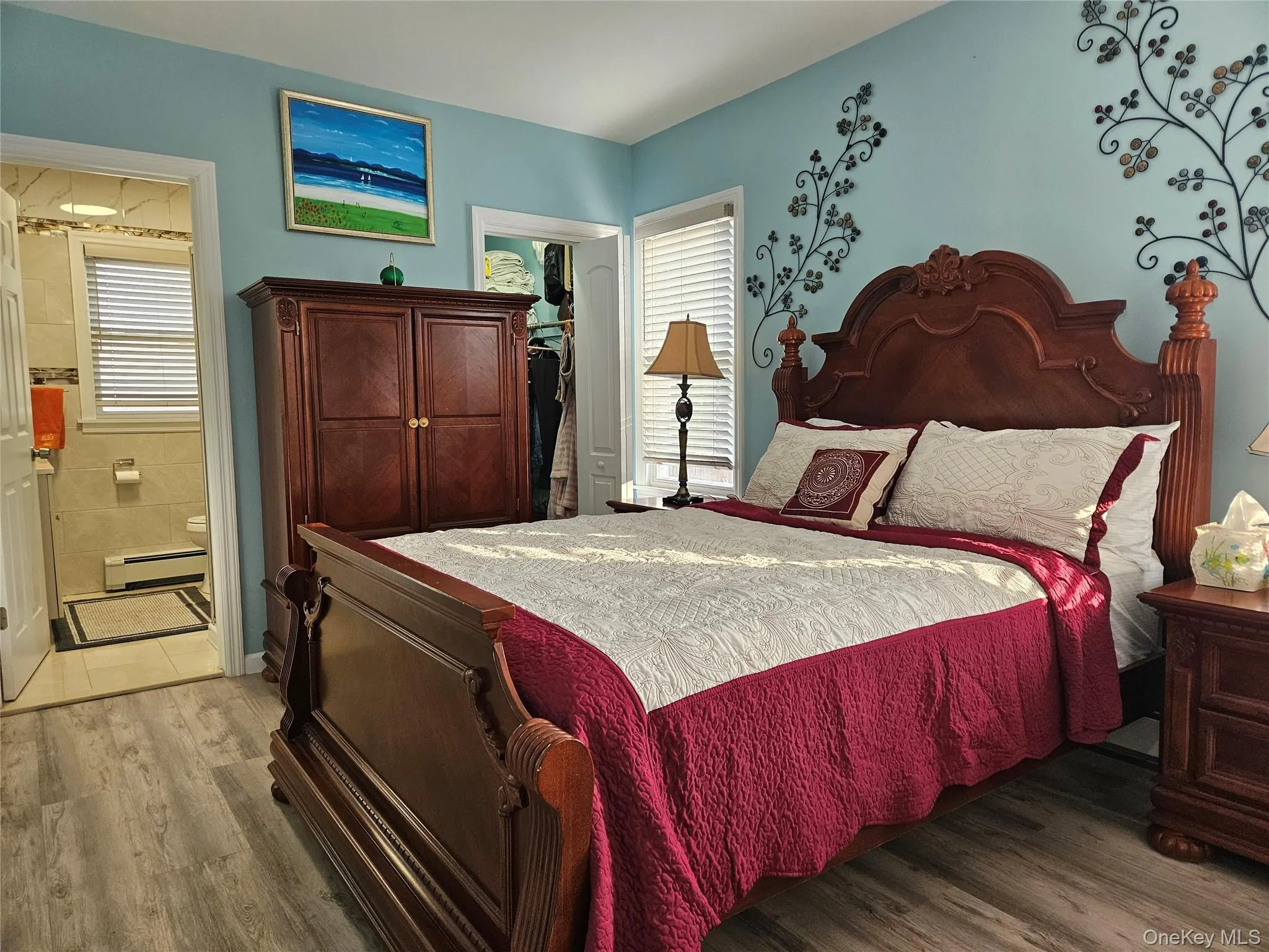 Primary bedroom with ensuite full bath Primary bedroom with ensuite full bath