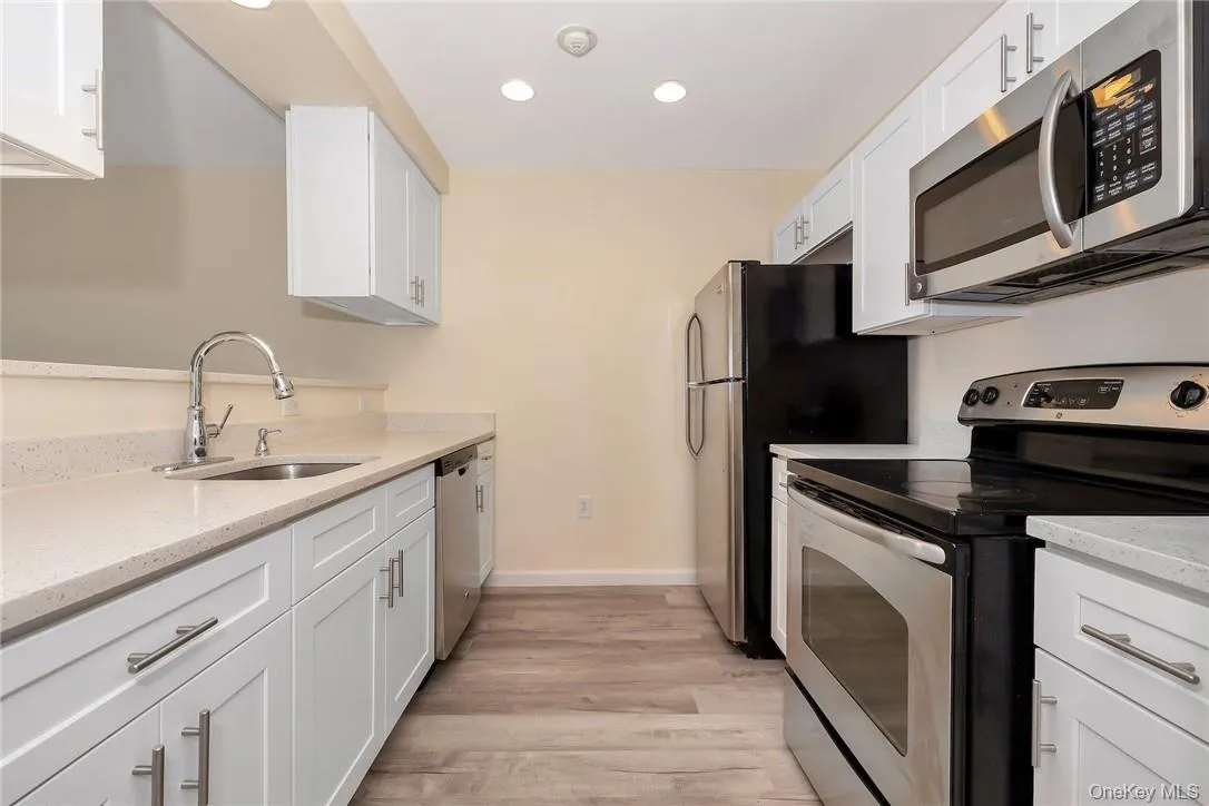 68 Lake Street, White Plains, NY, 2 Bedrooms Bedrooms, 4 Rooms Rooms,2 BathroomsBathrooms,Residential Lease,Idx,Lake,0,932497 68 Lake Street, White Plains, NY, 2 Bedrooms Bedrooms, 4 Rooms Rooms,2 BathroomsBathrooms,Residential Lease,Idx,Lake,0,932497