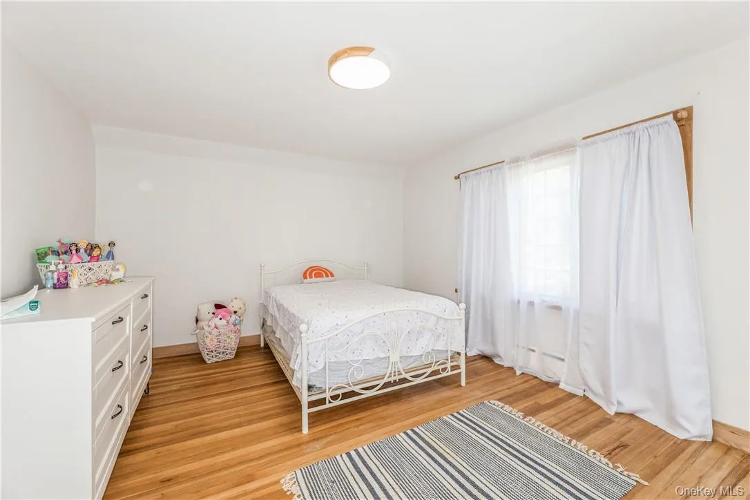 Bedroom with built-in wardrobe Bedroom with built-in wardrobe