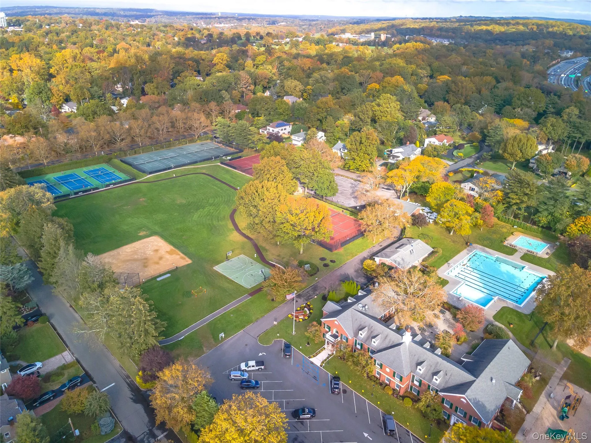 LAKE SUCCESS POOL & TENNIS CLUB LAKE SUCCESS POOL & TENNIS CLUB
