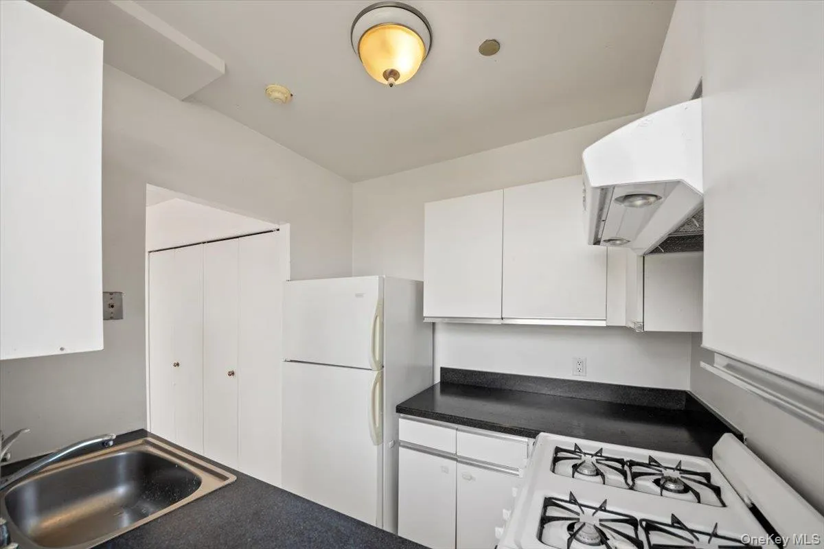 23 Water Grant Street, Yonkers, NY, 1 Bedroom Bedrooms, 3 Rooms Rooms,1 BathroomBathrooms,Residential Lease,Idx,Water Grant,0,933165 23 Water Grant Street, Yonkers, NY, 1 Bedroom Bedrooms, 3 Rooms Rooms,1 BathroomBathrooms,Residential Lease,Idx,Water Grant,0,933165