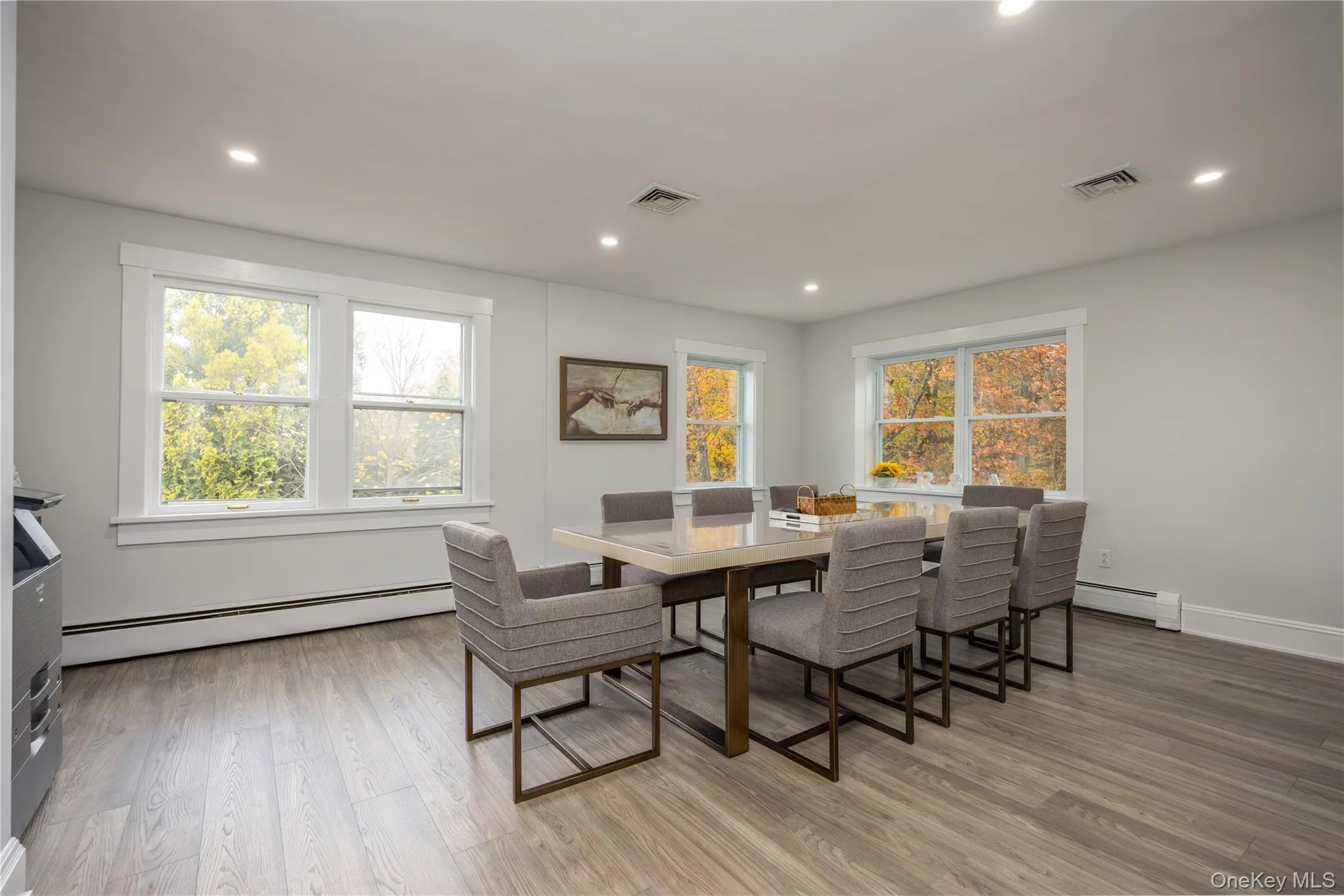 Spacious conference room Spacious conference room