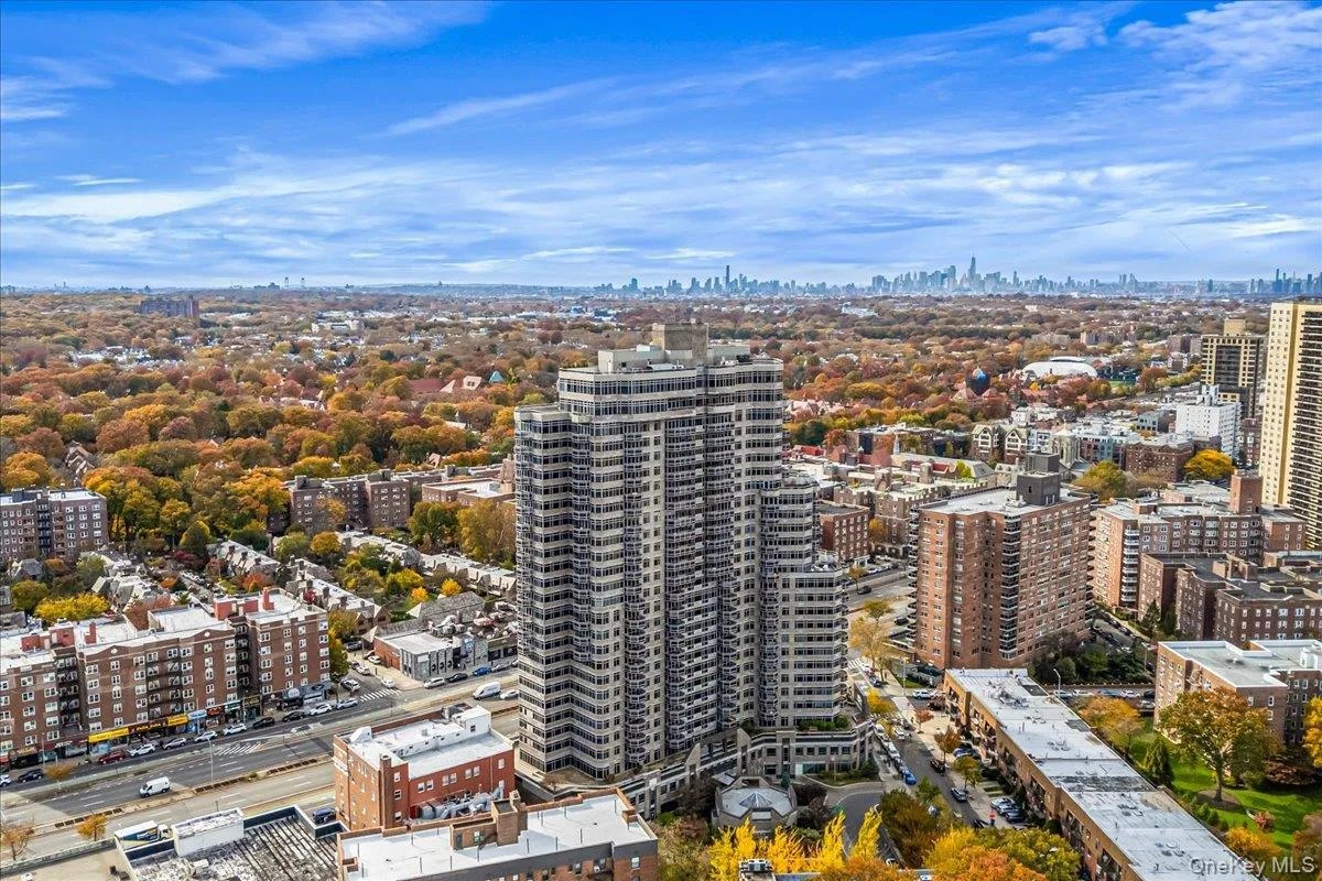 Bird's eye view of skyline Bird's eye view of skyline