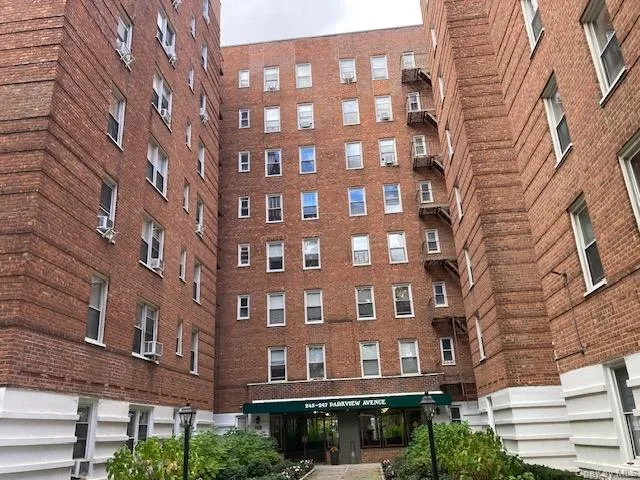 245 Parkview Avenue, Yonkers, NY, 2 Bedrooms Bedrooms, 5 Rooms Rooms,1 BathroomBathrooms,Residential Sale,For Rent,Parkview,0,933242 245 Parkview Avenue, Yonkers, NY, 2 Bedrooms Bedrooms, 5 Rooms Rooms,1 BathroomBathrooms,Residential Sale,For Rent,Parkview,0,933242