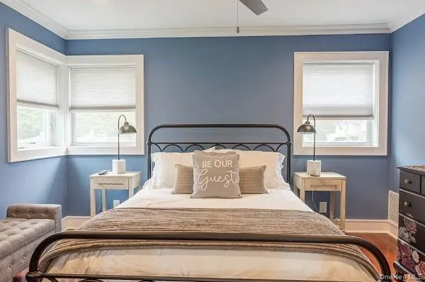 Queen sized bed Queen sized bed